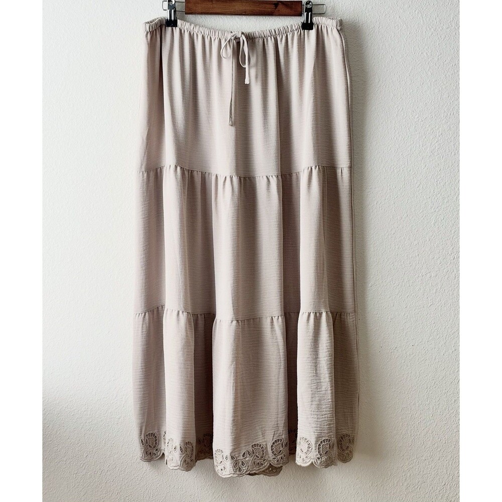 Adrianna Papell Tiered Midi Skirt Beige Embroidered Hem Boho Fairy Size Medium